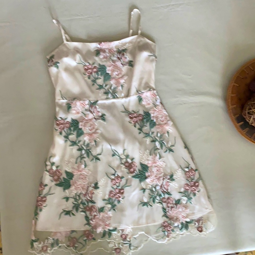 Homecoming Dress - size M - Brand: Lulus
